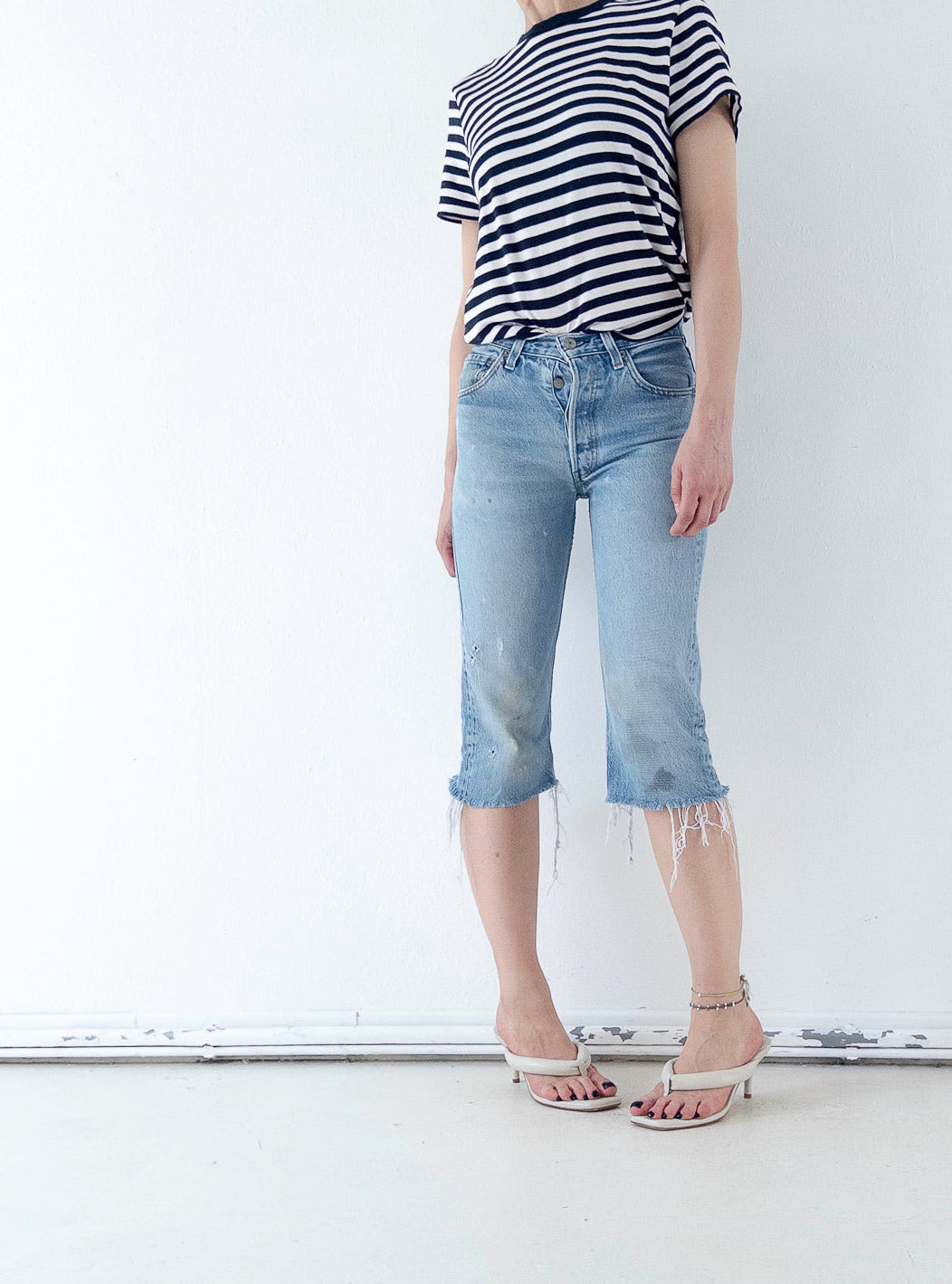 W25 -26 Levis 501 Shorts| Capri Cutoffs | 70s 80s Vintage Made in USA
