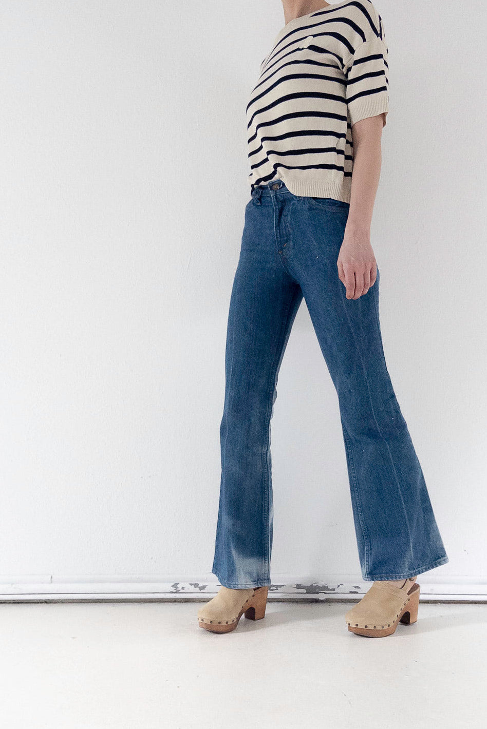 W23 - 24 L33 Levis Bellbottoms 70s Vintage Made in USA