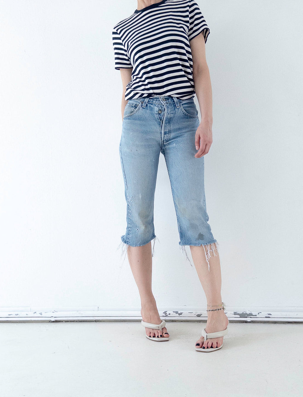 W25 -26 Levis 501 Shorts| Capri Cutoffs | 70s 80s Vintage Made in USA