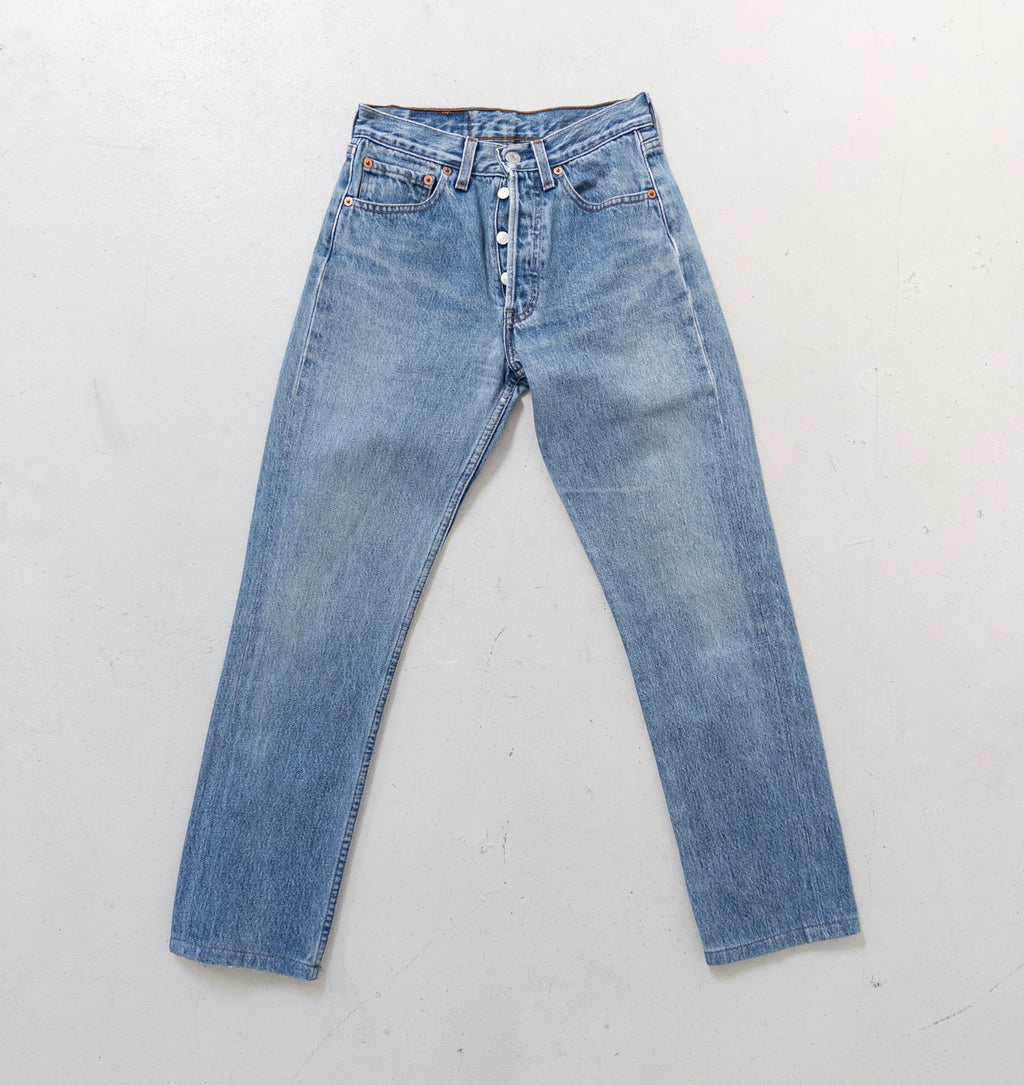 Gr. 25 Levis 501 90s Vintage Made in Poland Reworked