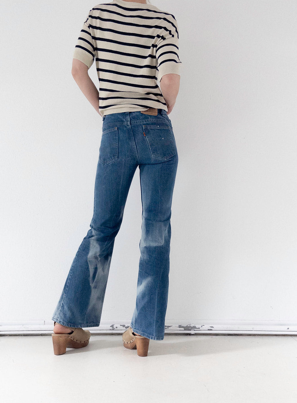 W23 - 24 L33 Levis Bellbottoms 70s Vintage Made in USA