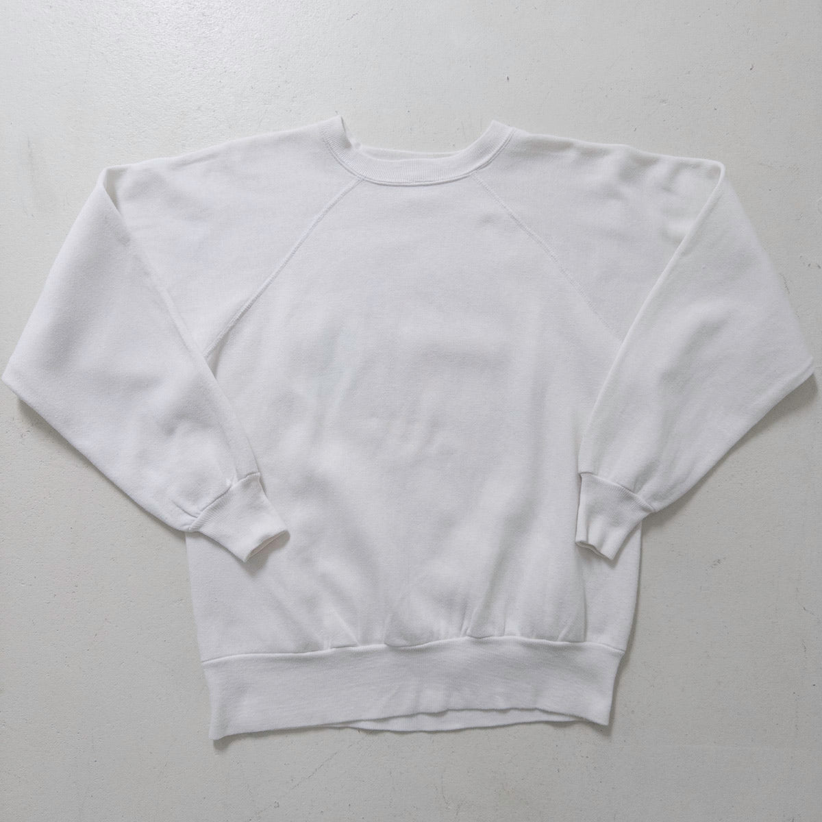 Gr. S Walt Disney Productions  Minnie Mouse Disney Raglan Crewneck 70s / 80s Vintage Made in USA