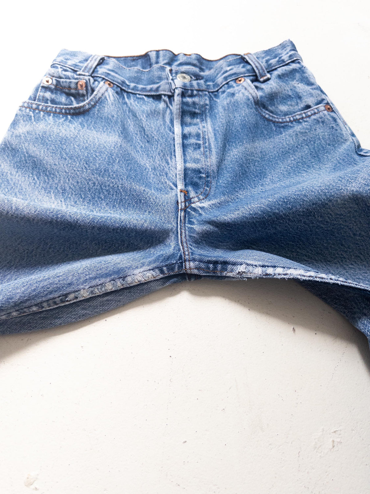 Levis 301 Jeans W23 w24 L30 80s Vintage Made in USA Button Fly Faded Mid Blue Denim 1980