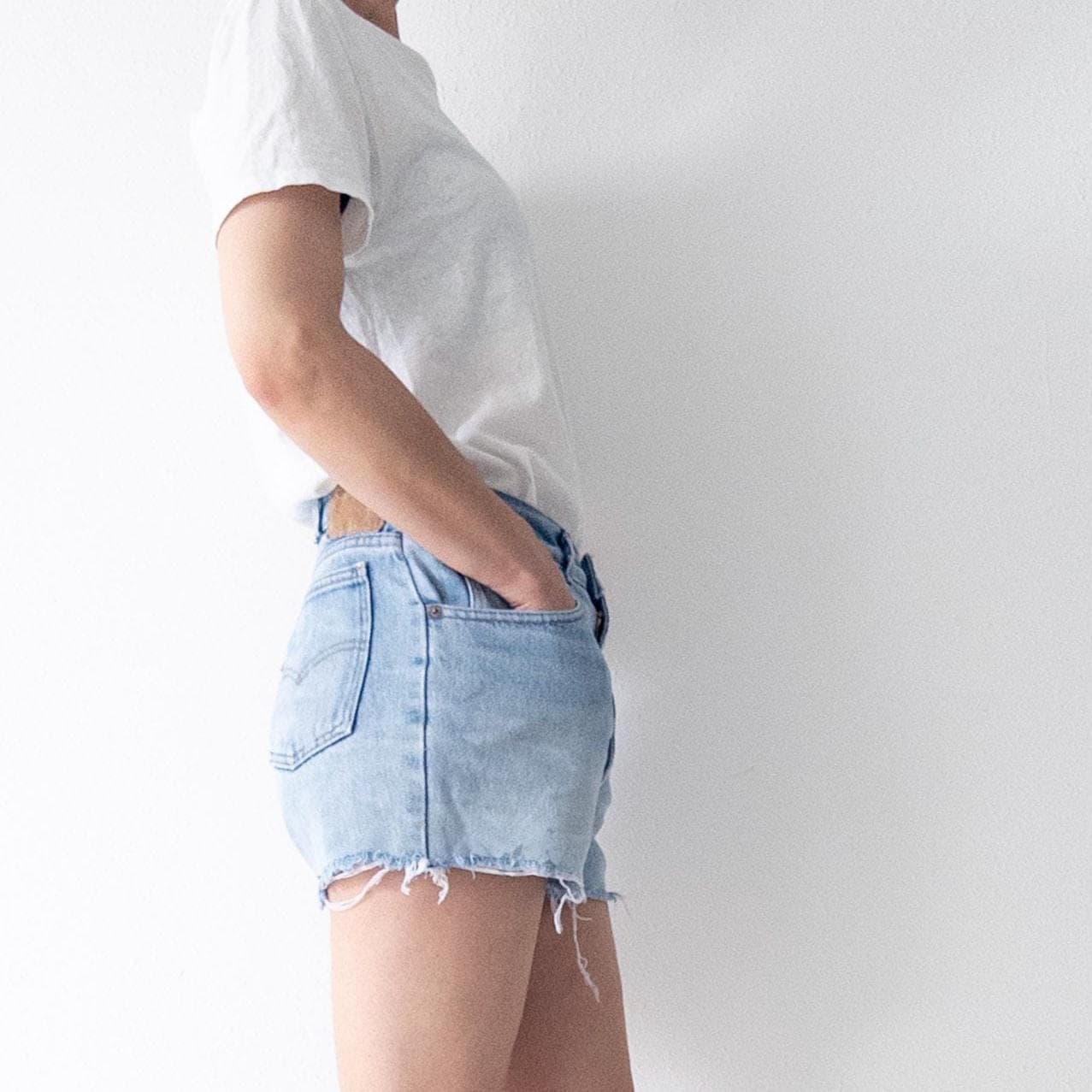 Gr. 30 Levis Shorts 80s Vintage Made in Belgium