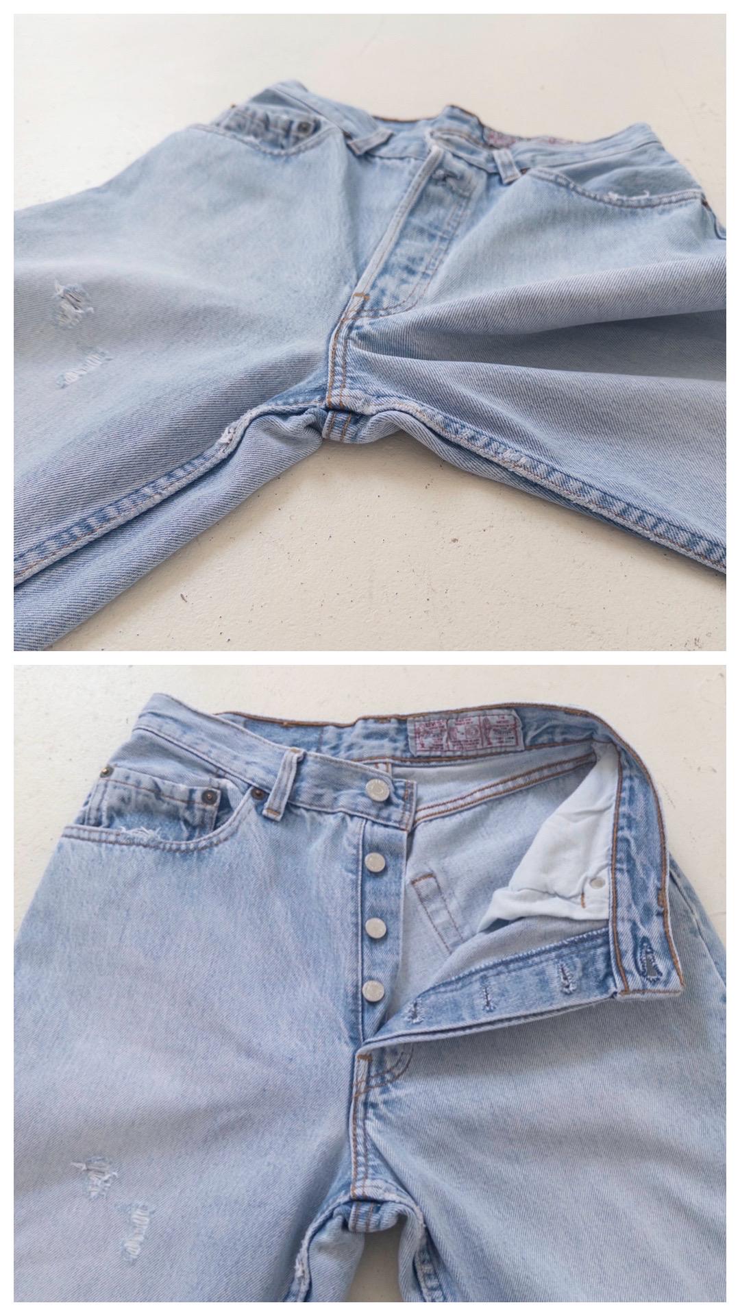 Vintage Levis 901 Jeans Damen W25 W26 | Light Blue Distressed Denim | 90s High Waist | Made in USA | Ripped & Frayed