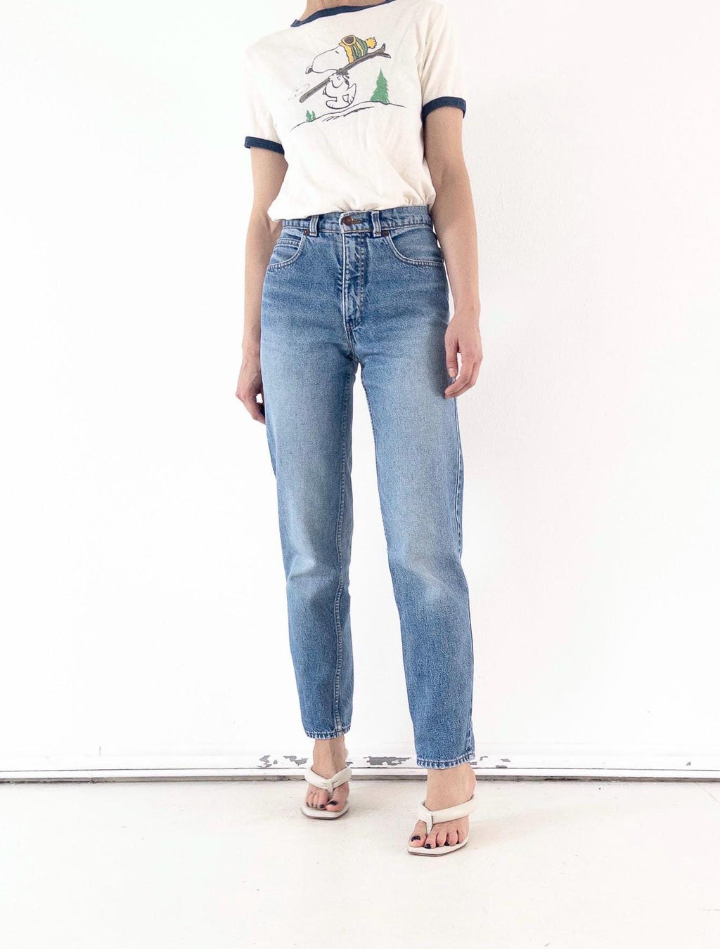 Vintage Levis 416 Jeans Damen W26 | 80s High Waist Denim | Made in Belgium | Orange Tab | Straight Leg | Light Distressed