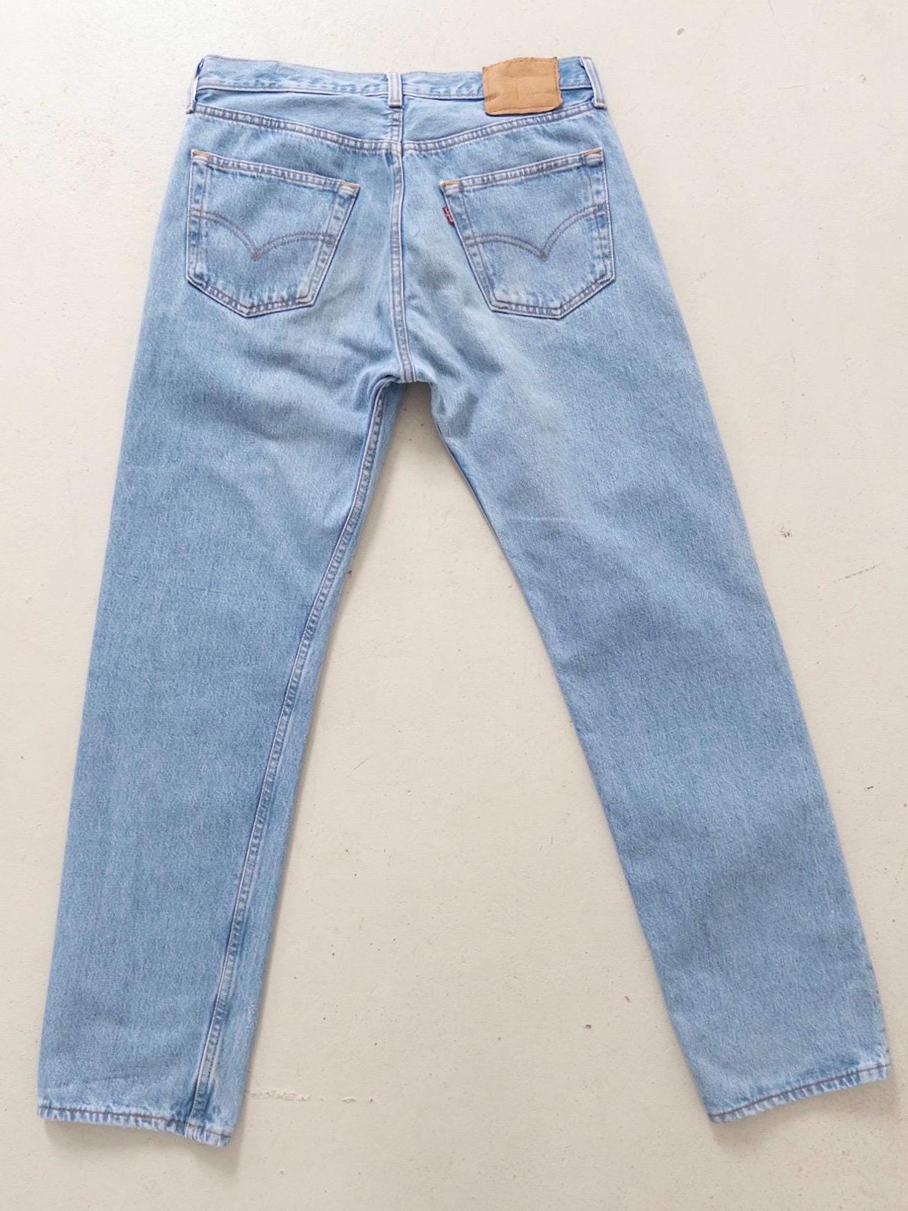 Vintage Levis 501 | W31/32 L33 | Made in USA 1997 | Paint‑Splattered Denim | 90s Boyfriend Jeans