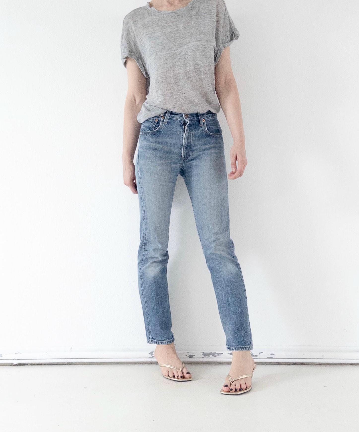Vintage Levis 505 – W25 L30 Made in Italy – Red Tab – 1998 – Soft Worn Straight Fit Denim 90s