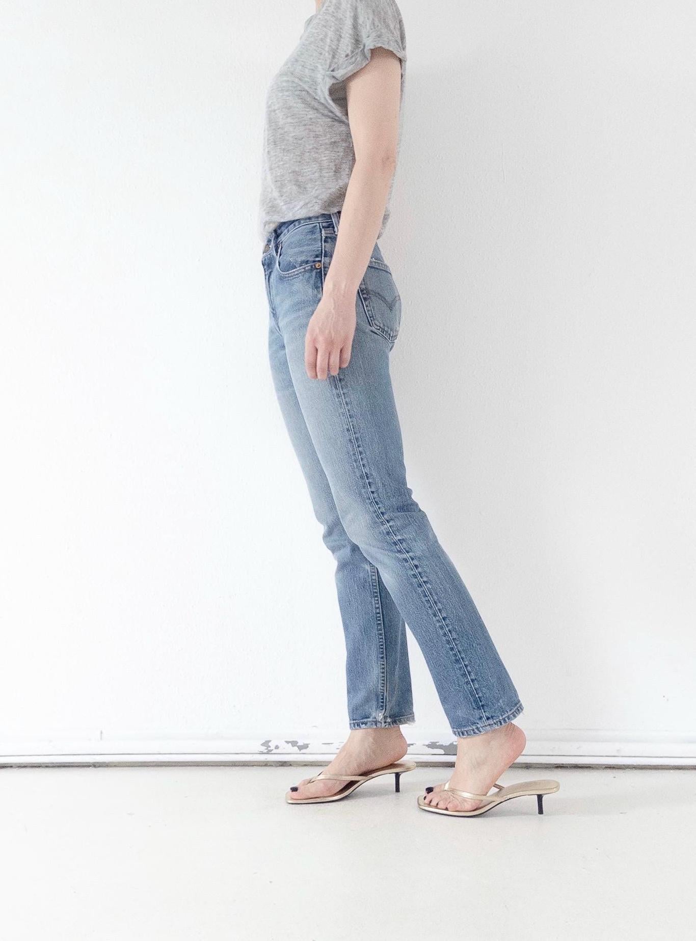 Vintage Levis 505 – W25 L30 Made in Italy – Red Tab – 1998 – Soft Worn Straight Fit Denim 90s