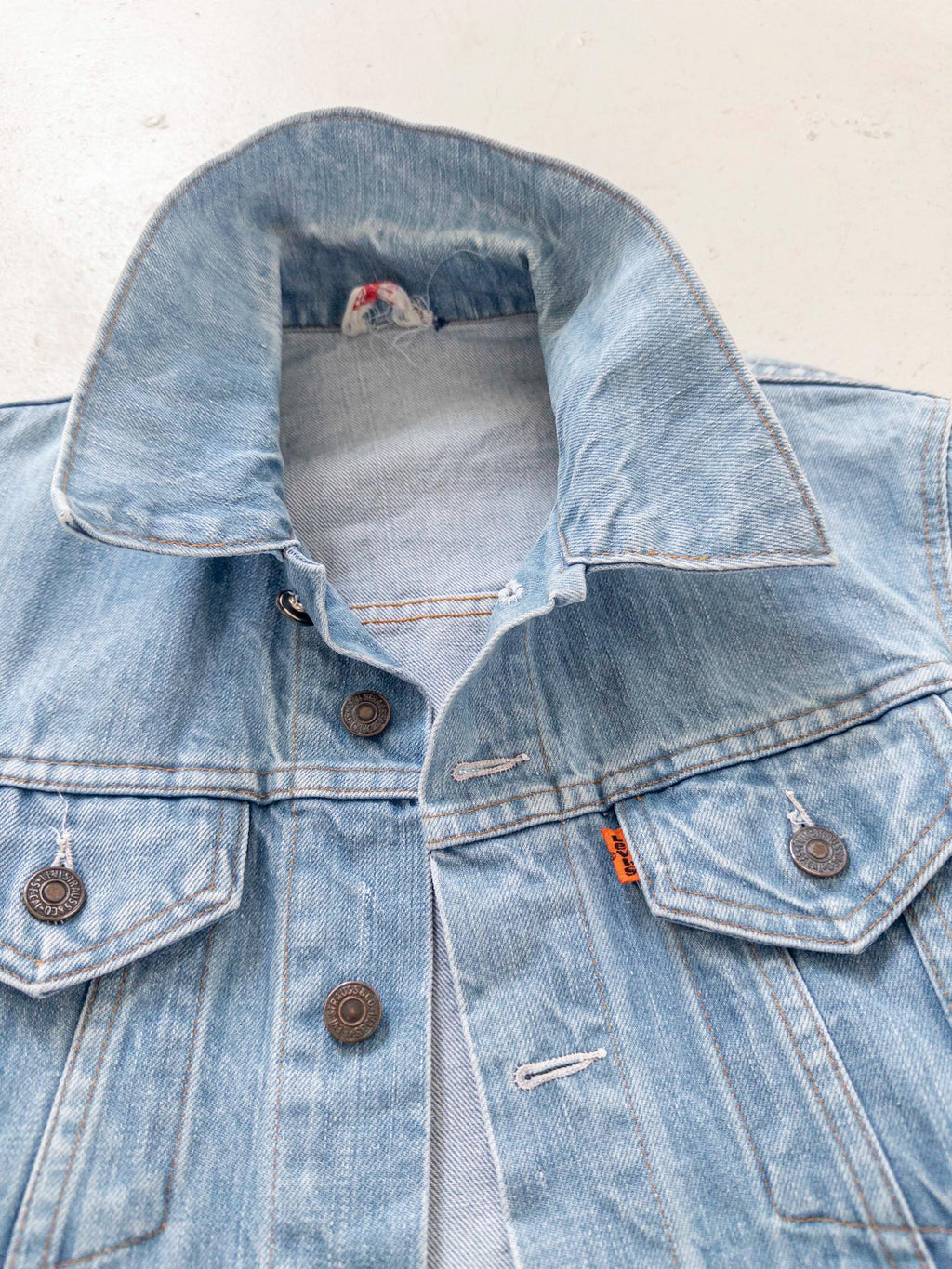 Vintage Levis Orange Tab Jeansjacke 70s 80s | Faded Blue Trucker Jacket Gr S | No Hand Pockets