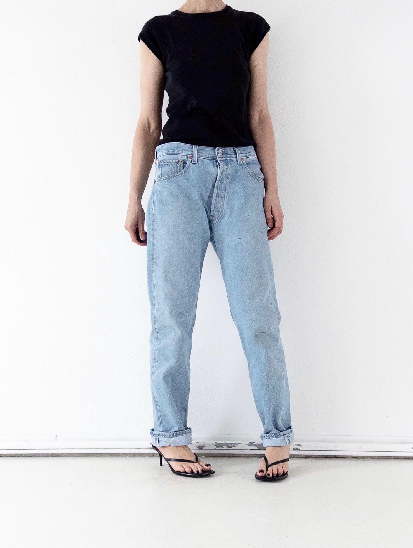 Vintage Levis 501 | W31/32 L33 | Made in USA 1997 | Paint‑Splattered Denim | 90s Boyfriend Jeans