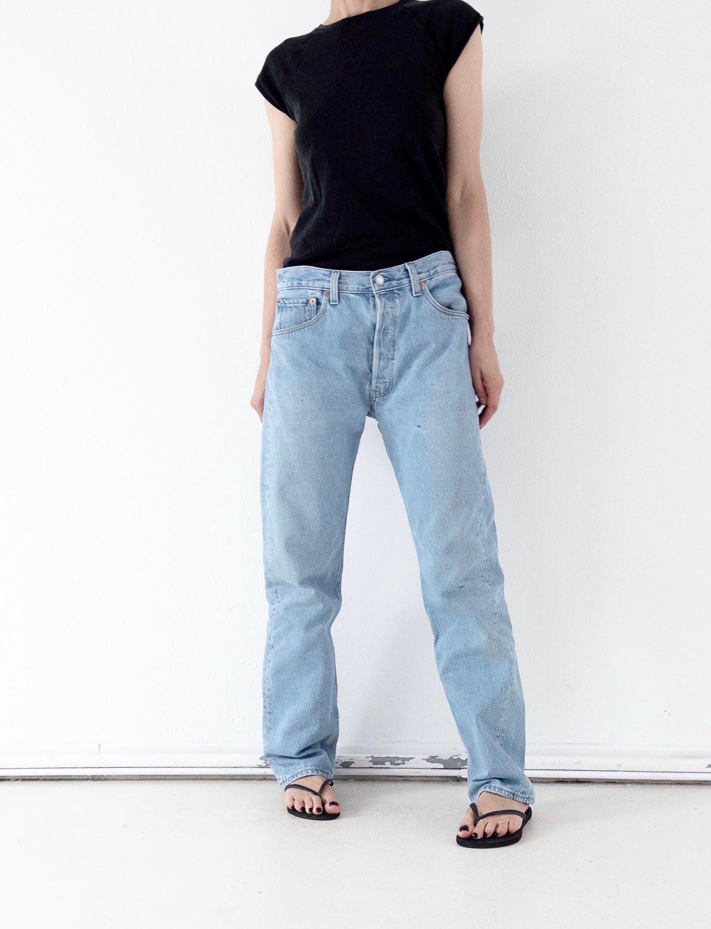 Vintage Levis 501 | W31/32 L33 | Made in USA 1997 | Paint‑Splattered Denim | 90s Boyfriend Jeans