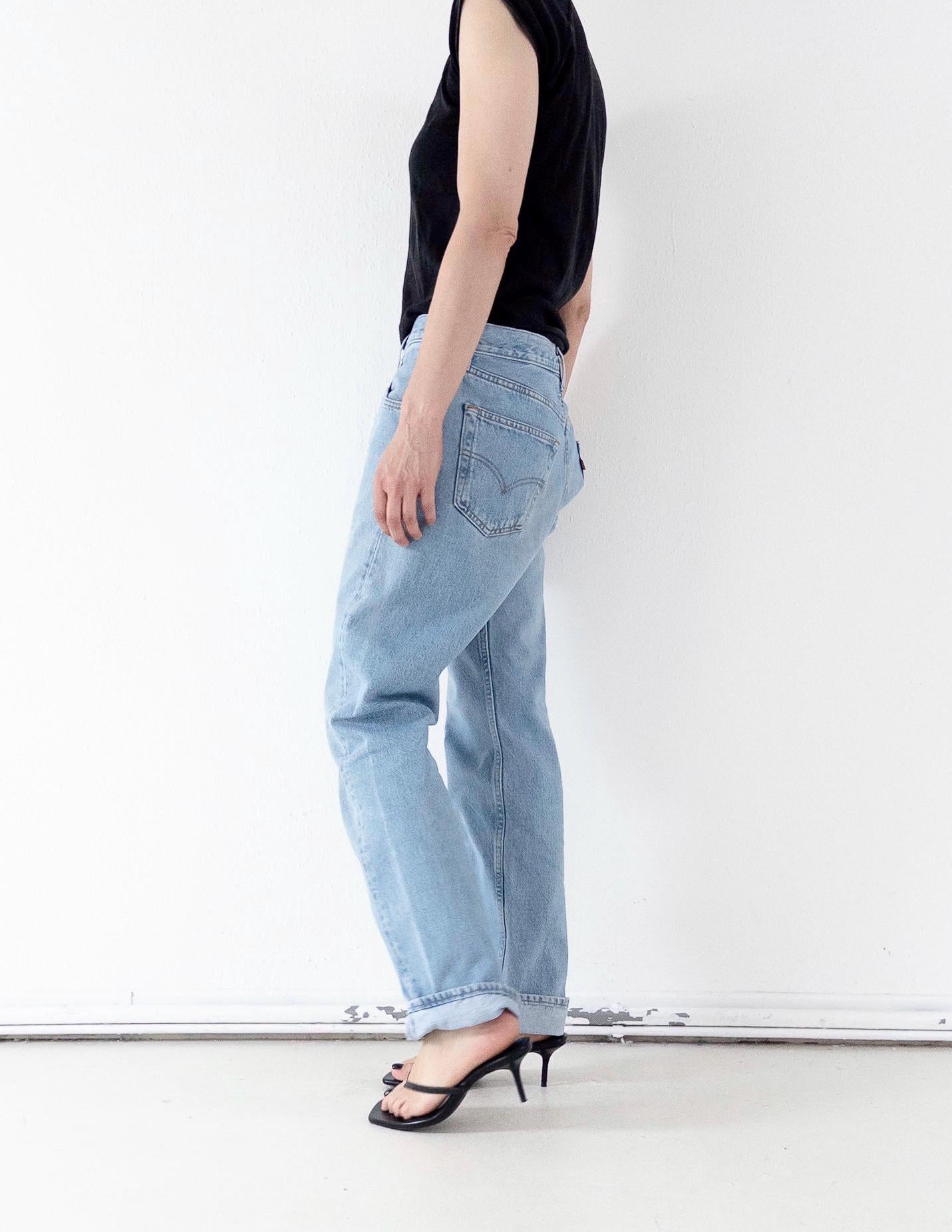 Vintage Levis 501 | W31/32 L33 | Made in USA 1997 | Paint‑Splattered Denim | 90s Boyfriend Jeans