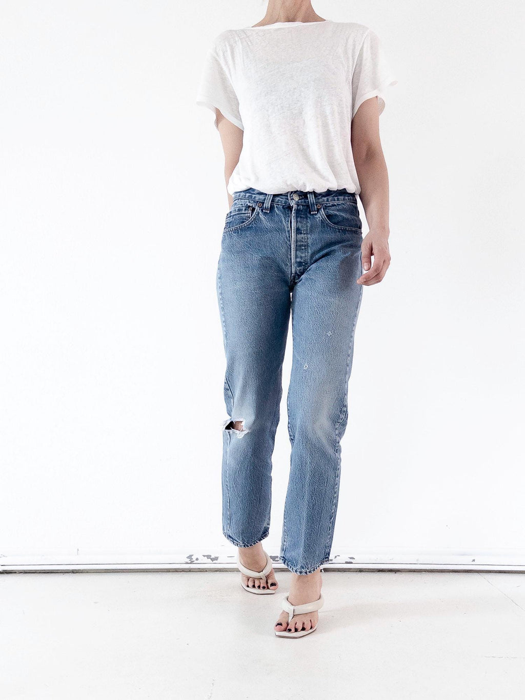 Levis 501 Jeans W27 L29 80s Vintage Made in USA Distressed Faded Mid Blue Denim 1983