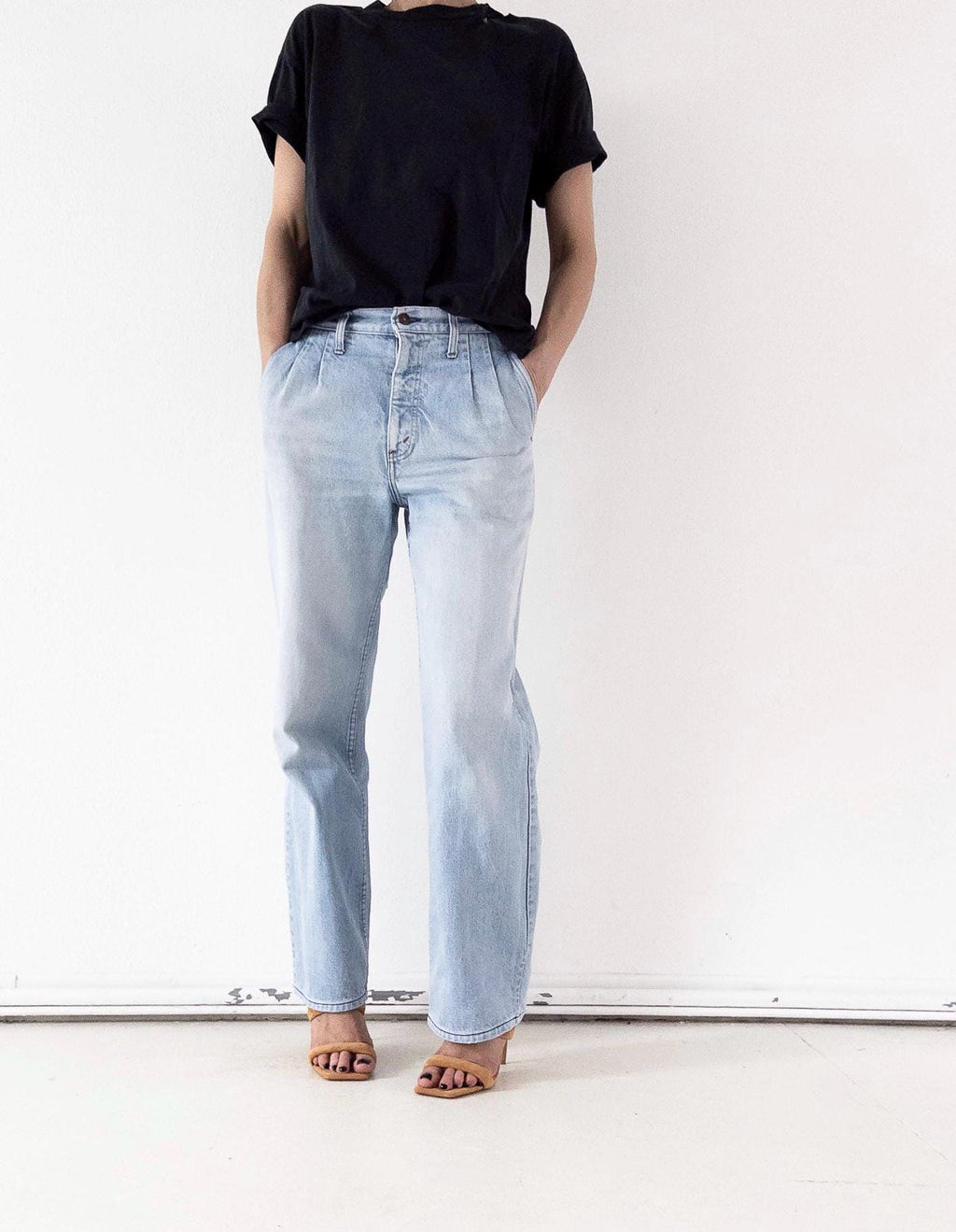 Levis Jeans W28 W29 L33 Orange Tab Pleated Wide Leg Made in USA Faded Light Blue High Waist Denim Slacks