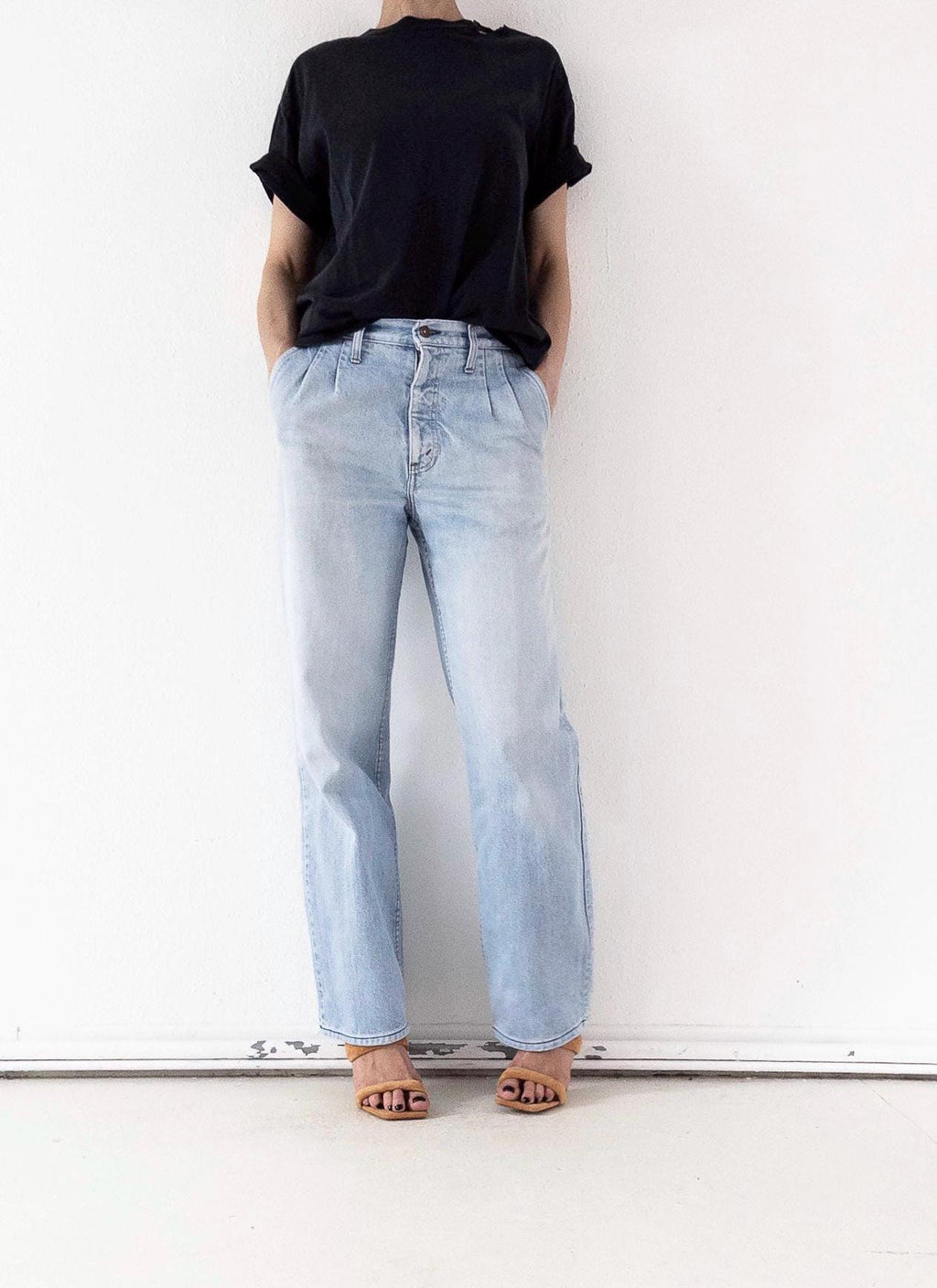 Levis Jeans W28 W29 L33 Orange Tab Pleated Wide Leg Made in USA Faded Light Blue High Waist Denim Slacks