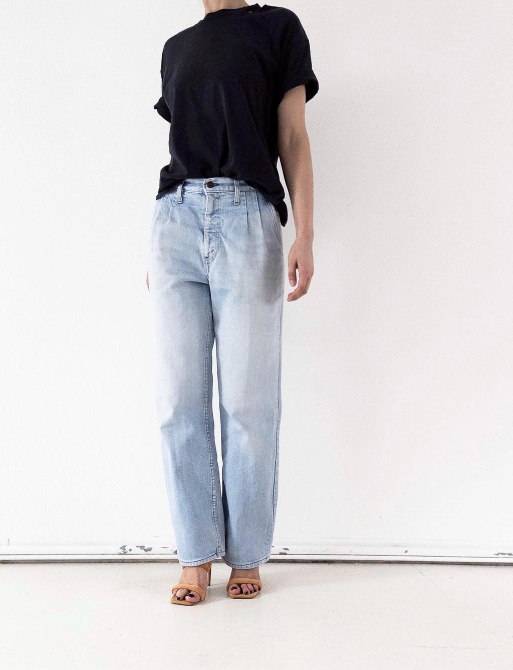 Levis Jeans W28 W29 L33 Orange Tab Pleated Wide Leg Made in USA Faded Light Blue High Waist Denim Slacks