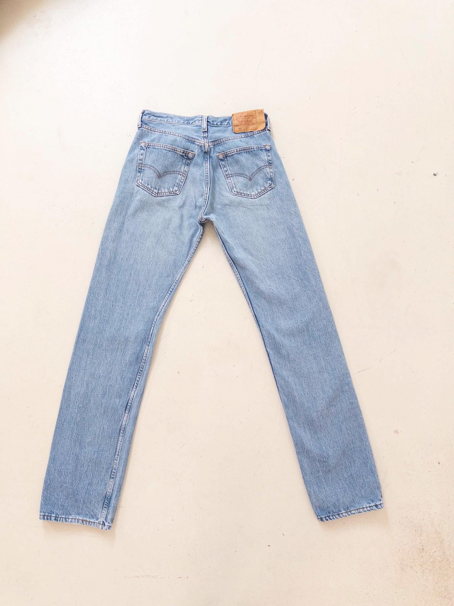 Levis 501 Jeans W30/31 L36 1995 Mid Blue Boyfriend Denim Made in USA 90s Vintage