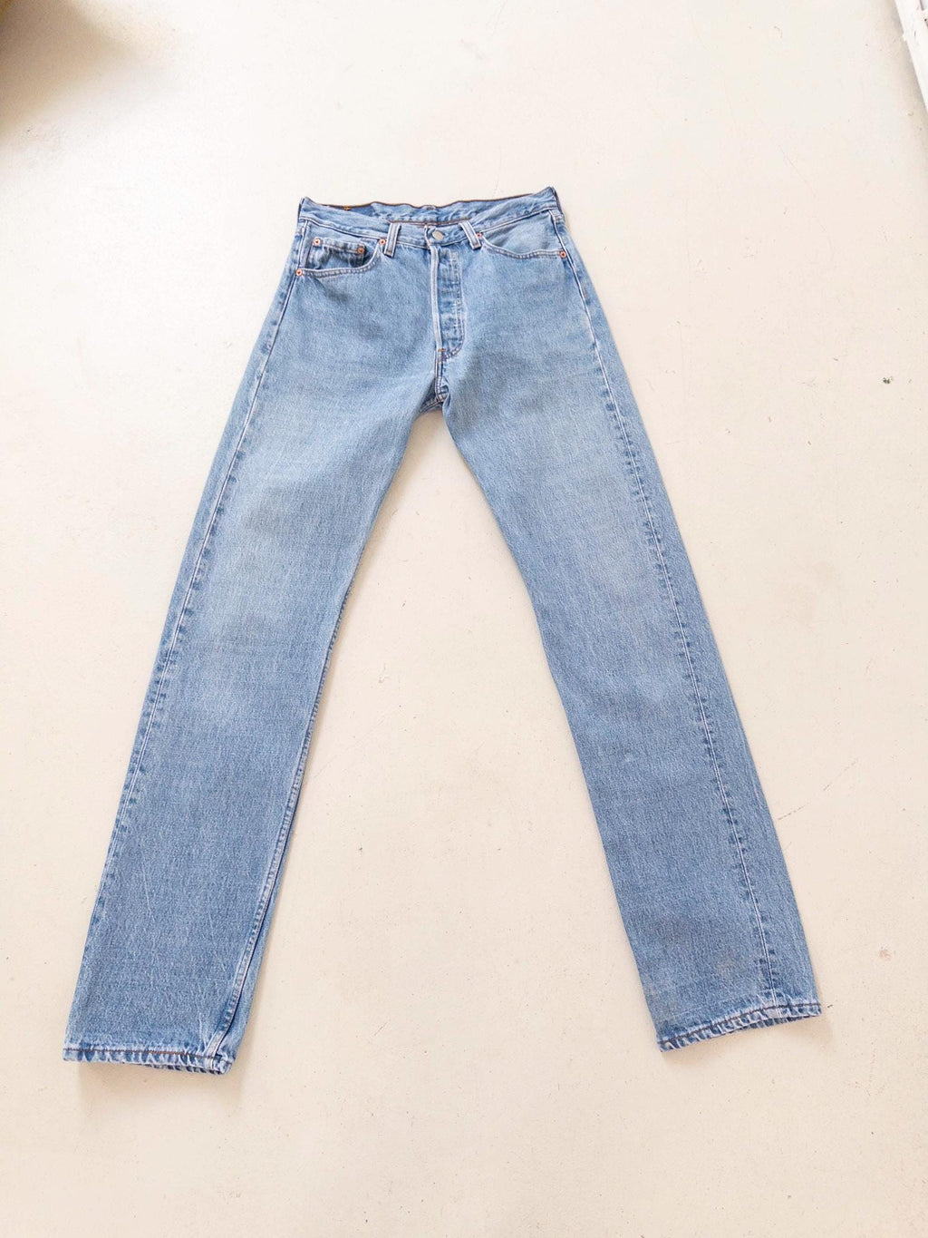 Levis 501 Jeans W30/31 L36 1995 Mid Blue Boyfriend Denim Made in USA 90s Vintage