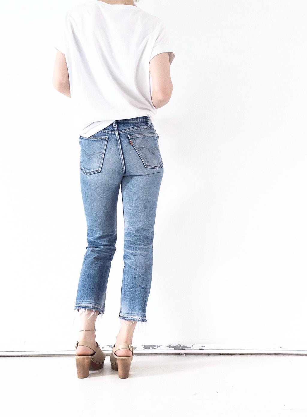 Rückansicht Vintage Levis 718 Orange Tab Jeans mit Passform am Po & Ankle Length Knöchellänge