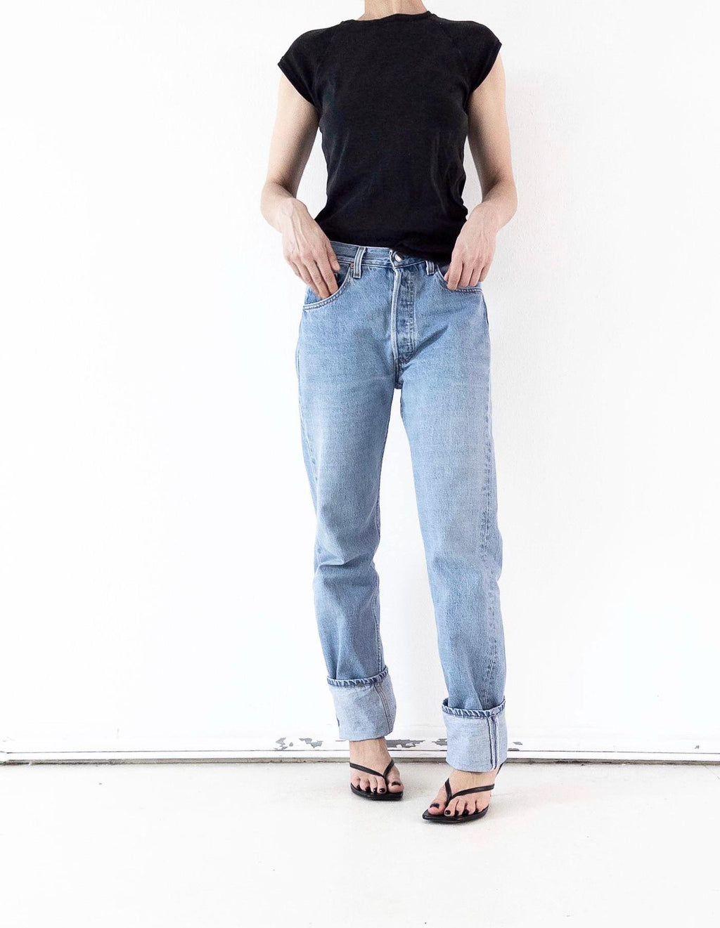 Levis 501 Jeans W30/31 L36 1995 Mid Blue Boyfriend Denim Made in USA 90s Vintage