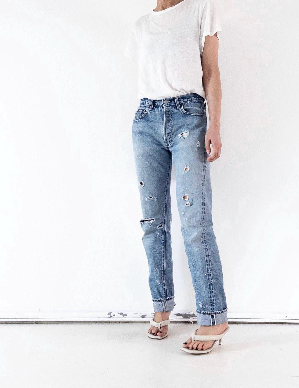 Levis 501 Selvedge Redline Jeans W28-29 L36 80s Vintage Made in USA Distressed Faded Mid Blue Denim 1982