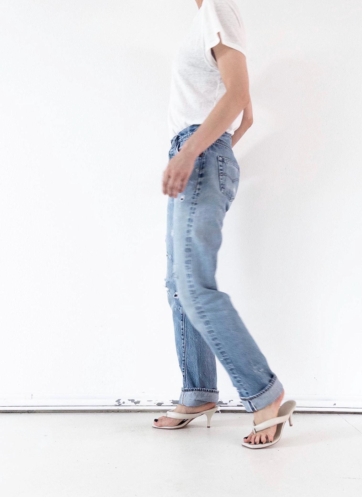 Levis 501 Selvedge Redline Jeans W28-29 L36 80s Vintage Made in USA Distressed Faded Mid Blue Denim 1982