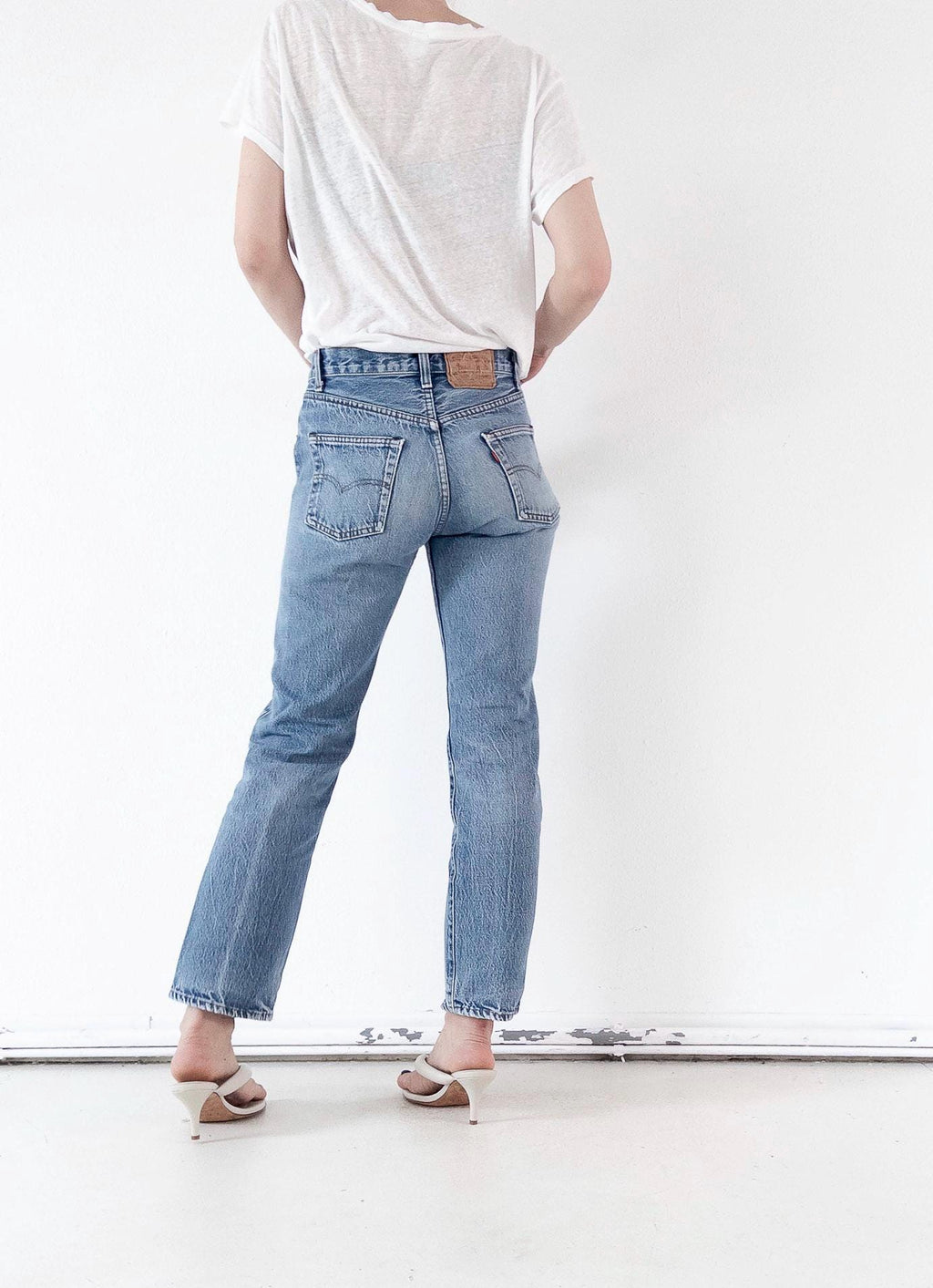 Levis 501 Jeans W27 L29 80s Vintage Made in USA Distressed Faded Mid Blue Denim 1983