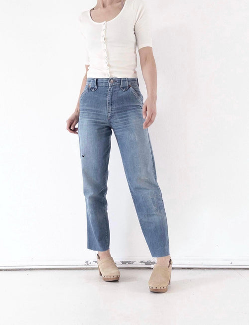 80s Vintage Levis Jeans W27 L30 White Tab Faded Mid Blue Denim Mom Fit Made in Belgium 1980