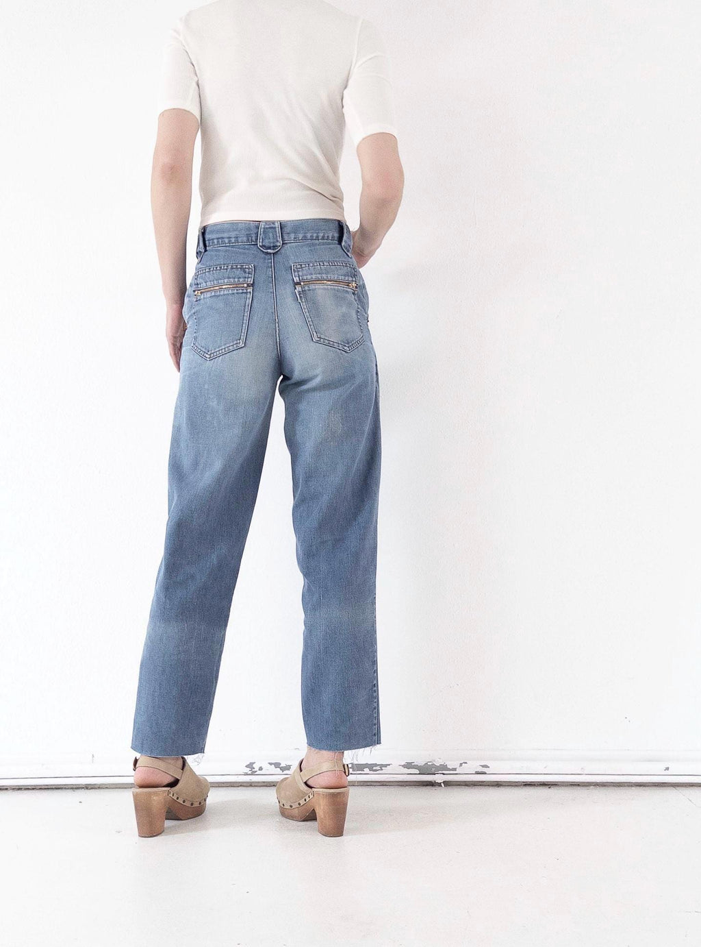 80s Vintage Levis Jeans W27 L30 White Tab Faded Mid Blue Denim Mom Fit Made in Belgium 1980