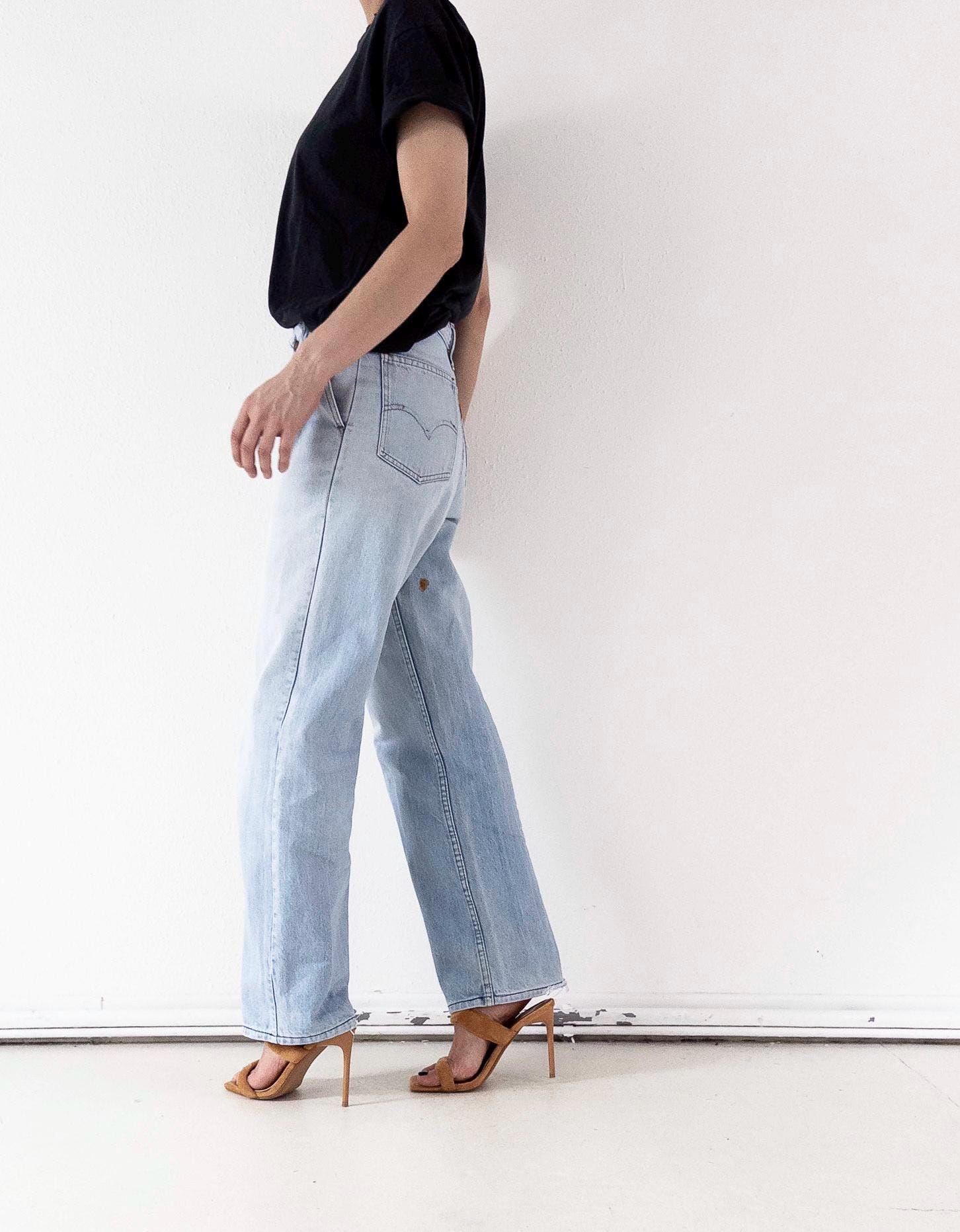 Levis Jeans W28 W29 L33 Orange Tab Pleated Wide Leg Made in USA Faded Light Blue High Waist Denim Slacks