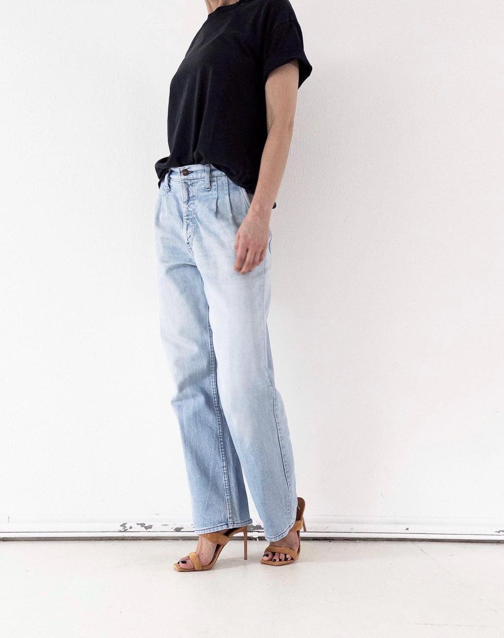 Levis Jeans W28 W29 L33 Orange Tab Pleated Wide Leg Made in USA Faded Light Blue High Waist Denim Slacks