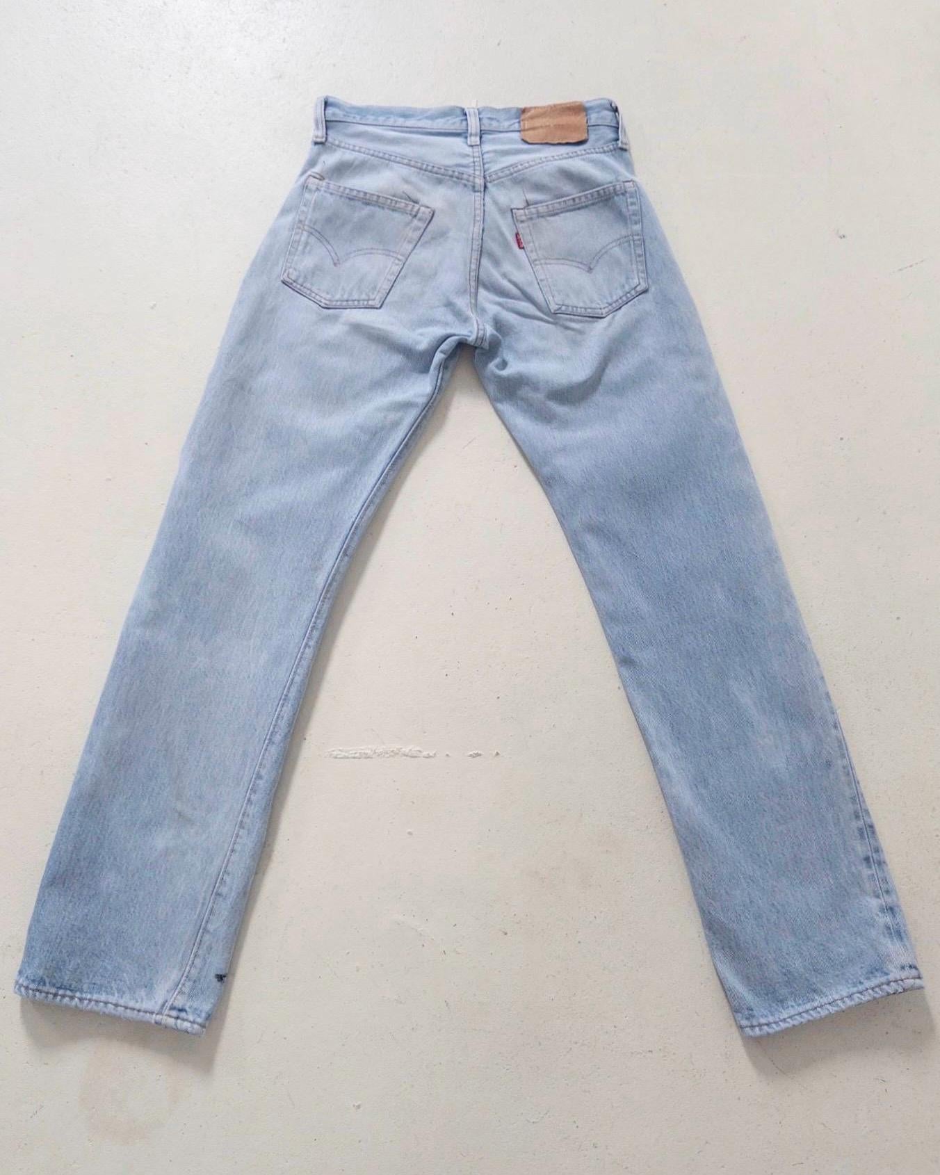 Levis 501 Selvedge Redline Jeans W26 L29 70s Vintage Made in USA Button 6 Light Blue Sun Faded Denim