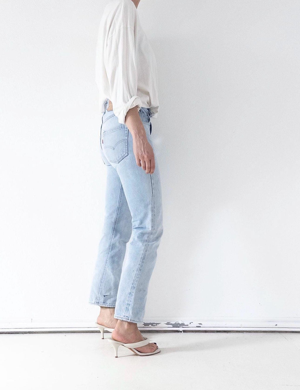 Levis 501 Selvedge Redline Jeans W26 L29 70s Vintage Made in USA Button 6 Light Blue Sun Faded Denim