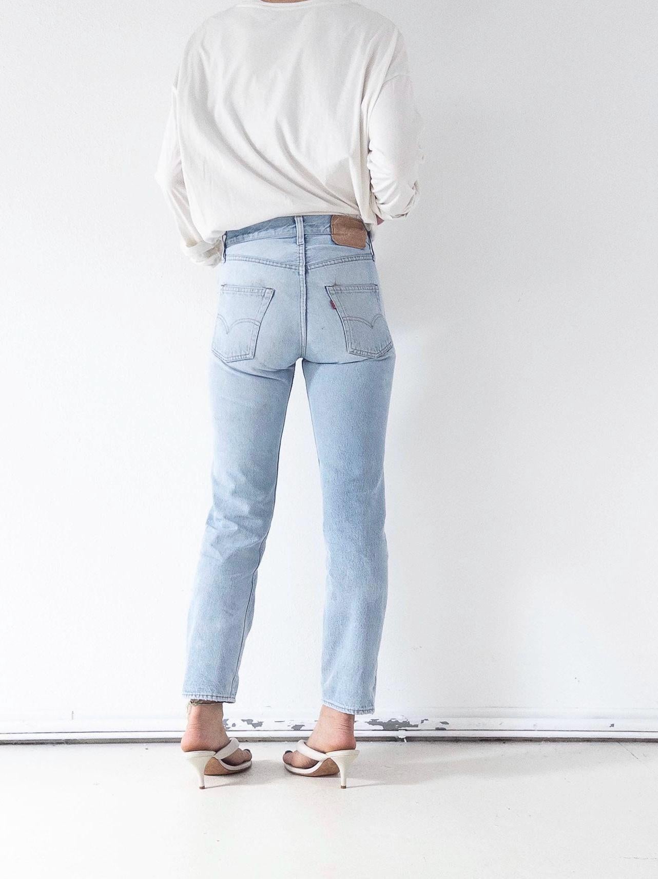 Levis 501 Selvedge Redline Jeans W26 L29 70s Vintage Made in USA Button 6 Light Blue Sun Faded Denim