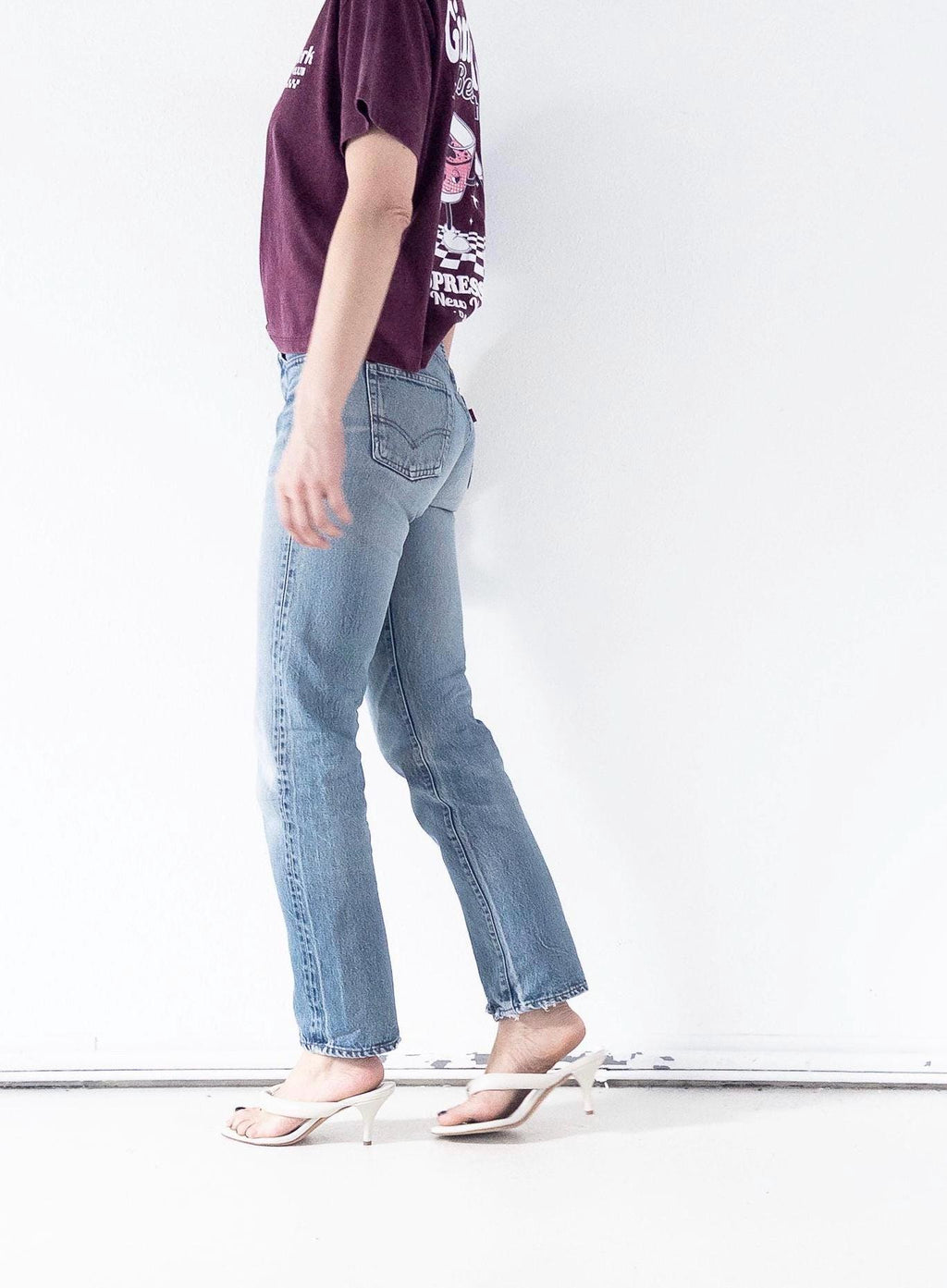 Levis 501 Selvedge Redline Jeans W26 L31 80s Vintage Made in USA Button 555 Faded Mid Blue Denim 1981