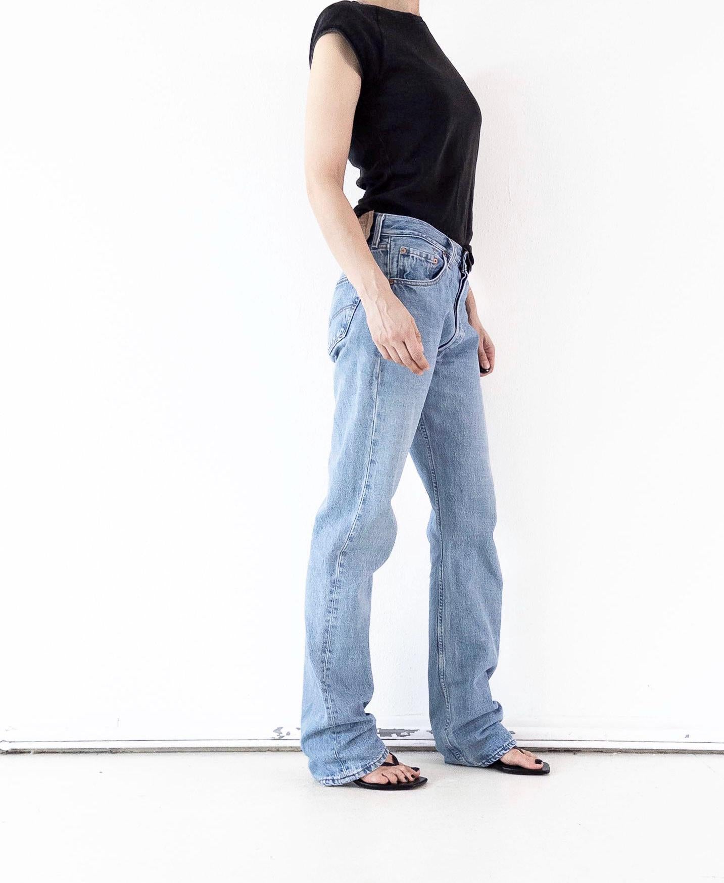Levis 501 Jeans W30/31 L36 1995 Mid Blue Boyfriend Denim Made in USA 90s Vintage