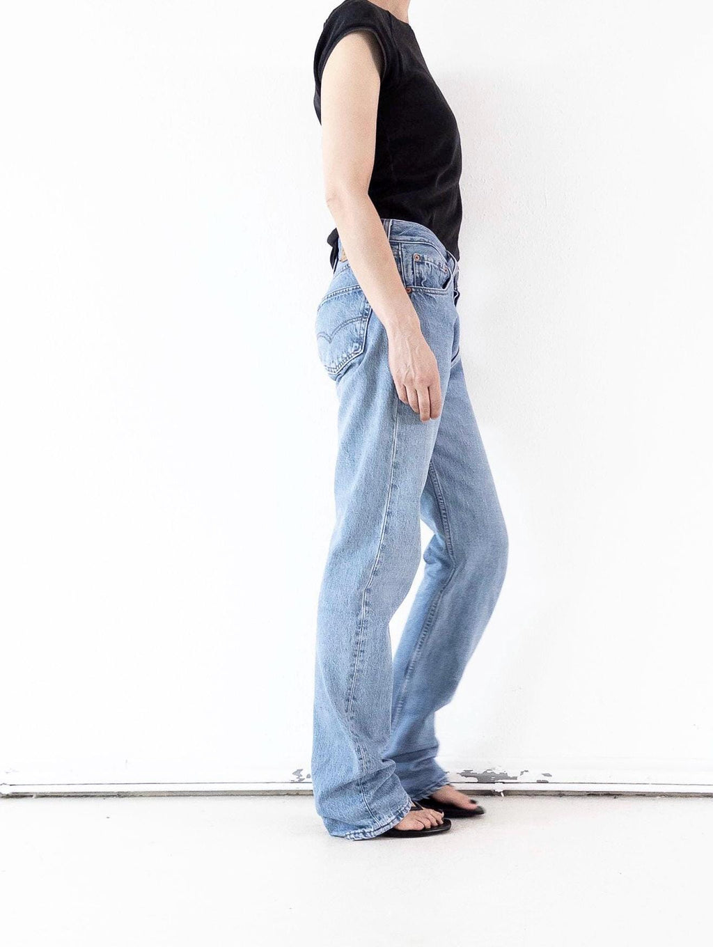 Levis 501 Jeans W30/31 L36 1995 Mid Blue Boyfriend Denim Made in USA 90s Vintage