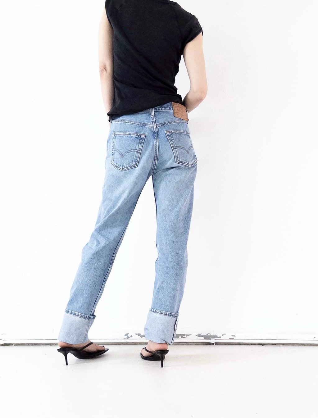 Levis 501 Jeans W30/31 L36 1995 Mid Blue Boyfriend Denim Made in USA 90s Vintage
