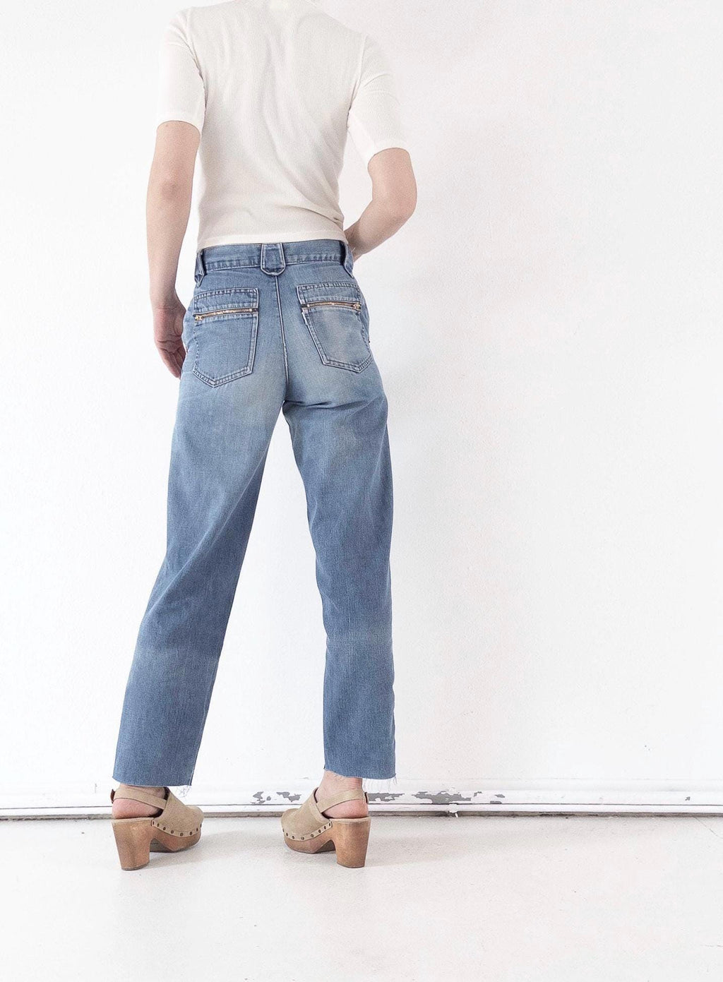 80s Vintage Levis Jeans W27 L30 White Tab Faded Mid Blue Denim Mom Fit Made in Belgium 1980