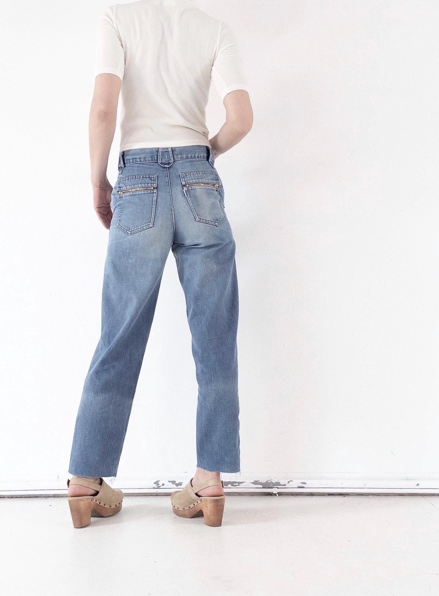 80s Vintage Levis Jeans W27 L30 White Tab Faded Mid Blue Denim Mom Fit Made in Belgium 1980