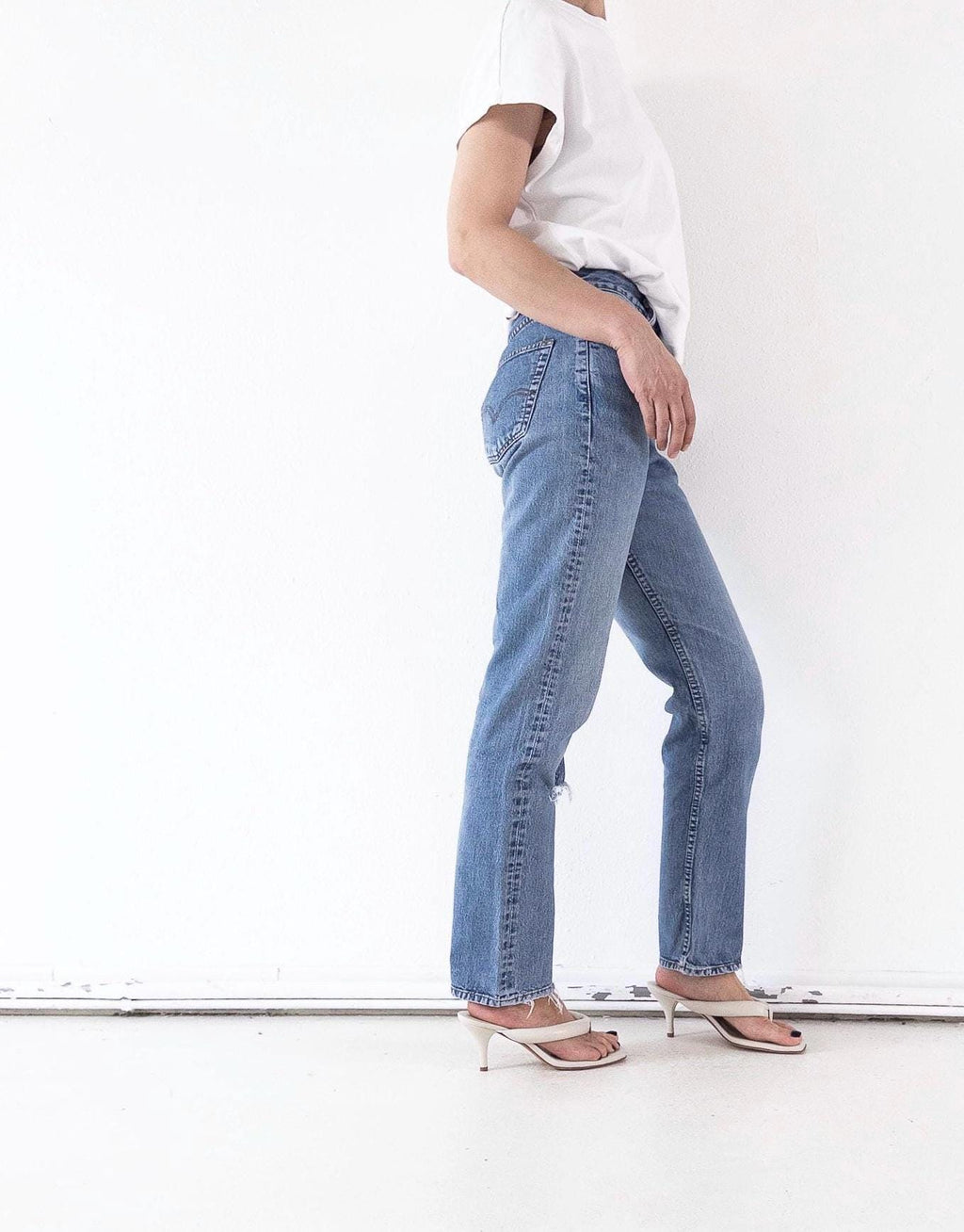 Levis 517 Jeans W26 90s Vintage Mid Blue Button Fly Distressed Denim 1994