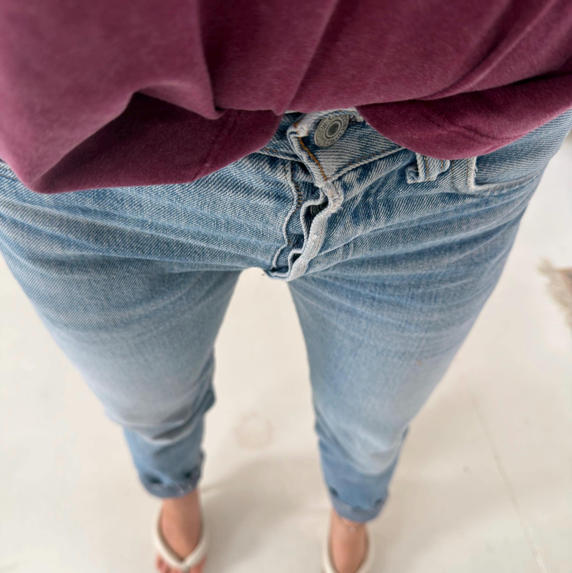 Levis 501 Selvedge Redline Jeans W26 L31 80s Vintage Made in USA Button 555 Faded Mid Blue Denim 1981