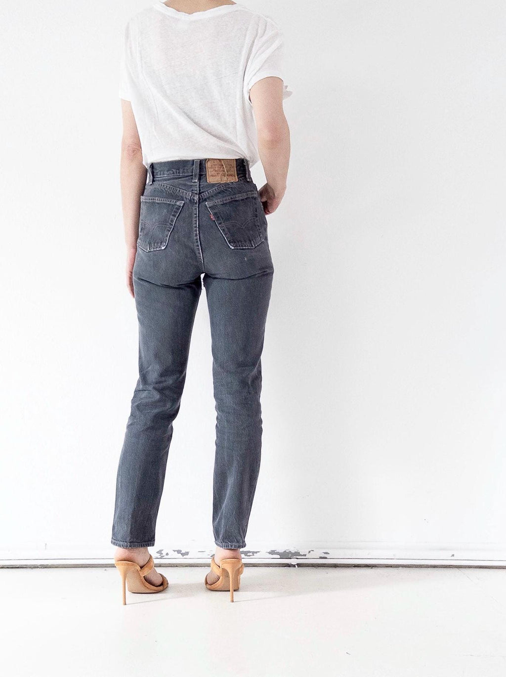 Levis 26501 Jeans W26 L32 80s Vintage Made in USA Gray Faded High Waist Denim 1985