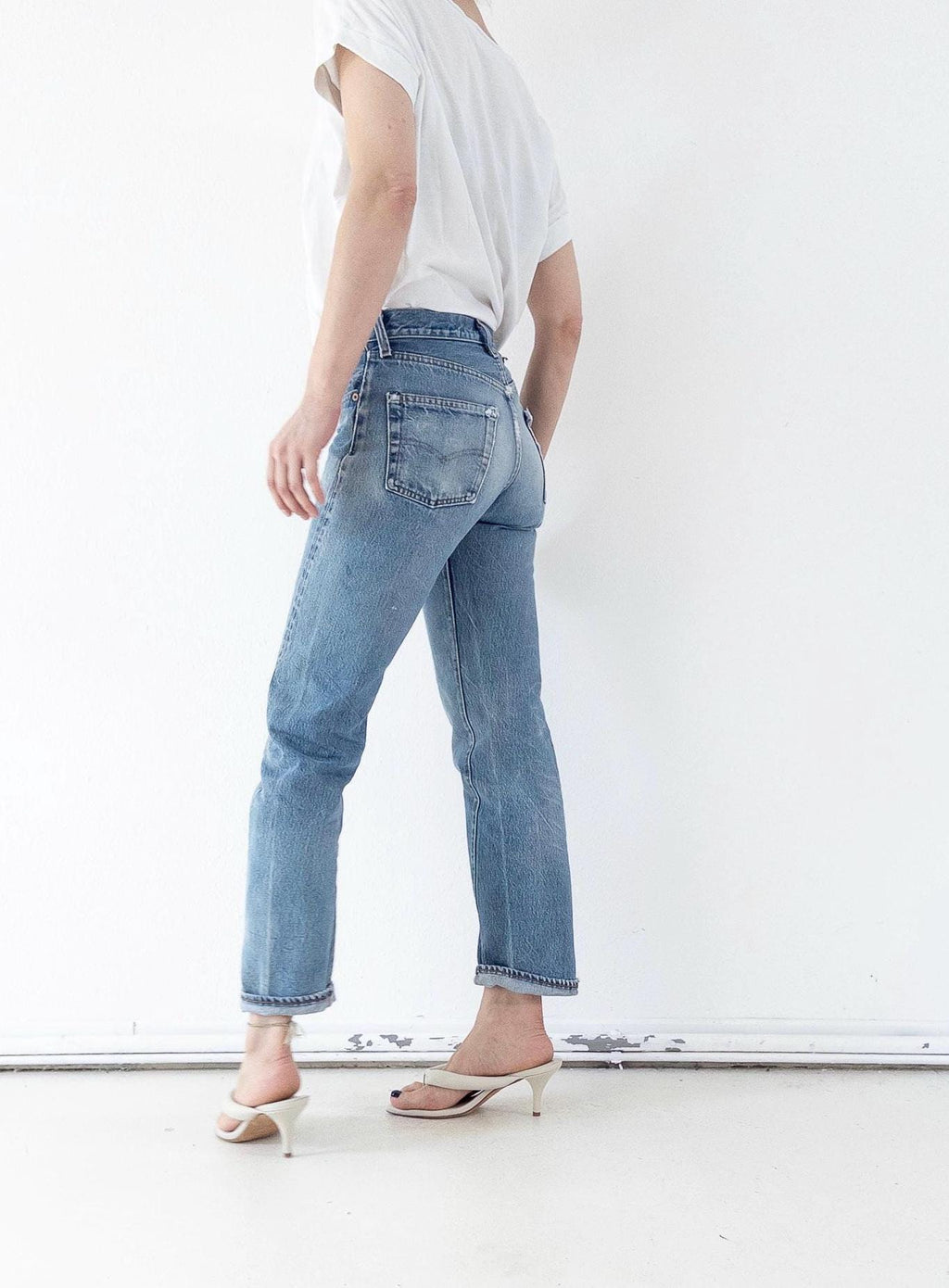 Levis 501 Selvedge Redline Jeans W25 L30 80s Vintage Made in USA Distressed Mid Blue Denim 1982