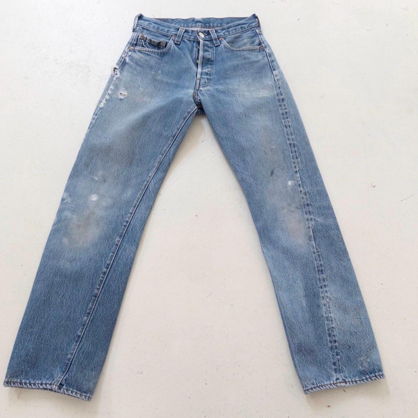 Levis 501 Selvedge Redline Jeans W25 L30 80s Vintage Made in USA Distressed Mid Blue Denim 1982