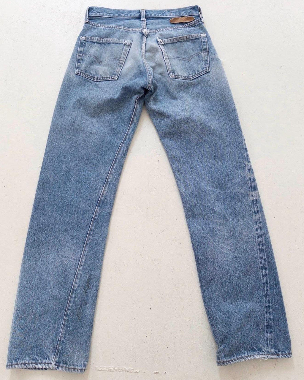 Levis 501 Selvedge Redline Jeans W25 L30 80s Vintage Made in USA Distressed Mid Blue Denim 1982