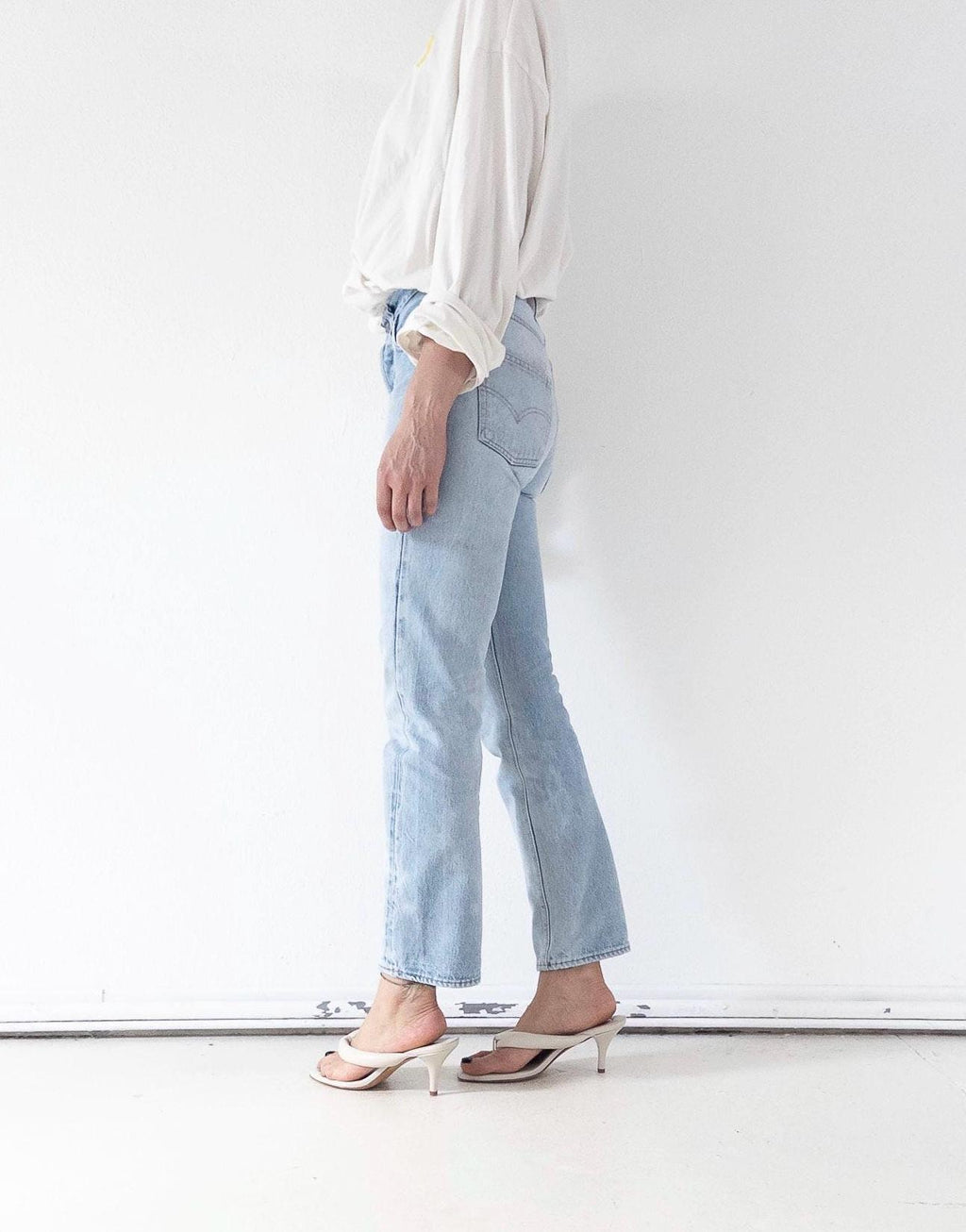 Levis 501 Selvedge Redline Jeans W26 L29 70s Vintage Made in USA Button 6 Light Blue Sun Faded Denim