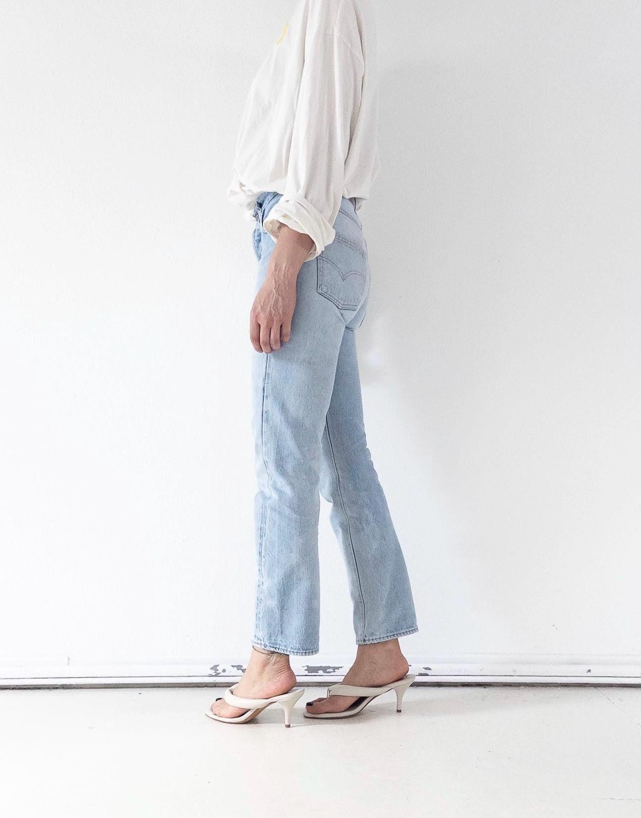 Levis 501 Selvedge Redline Jeans W26 L29 70s Vintage Made in USA Button 6 Light Blue Sun Faded Denim