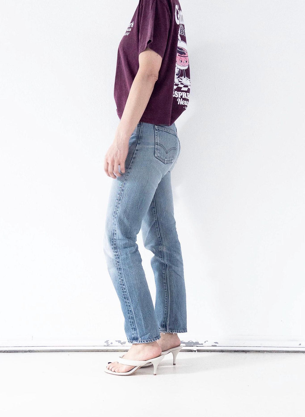 Levis 501 Selvedge Redline Jeans W26 L31 80s Vintage Made in USA Button 555 Faded Mid Blue Denim 1981